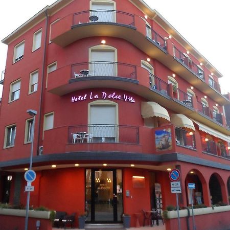 רימיני Hotel La Dolce Vita מראה חיצוני תמונה