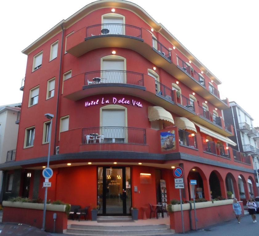 רימיני Hotel La Dolce Vita מראה חיצוני תמונה
