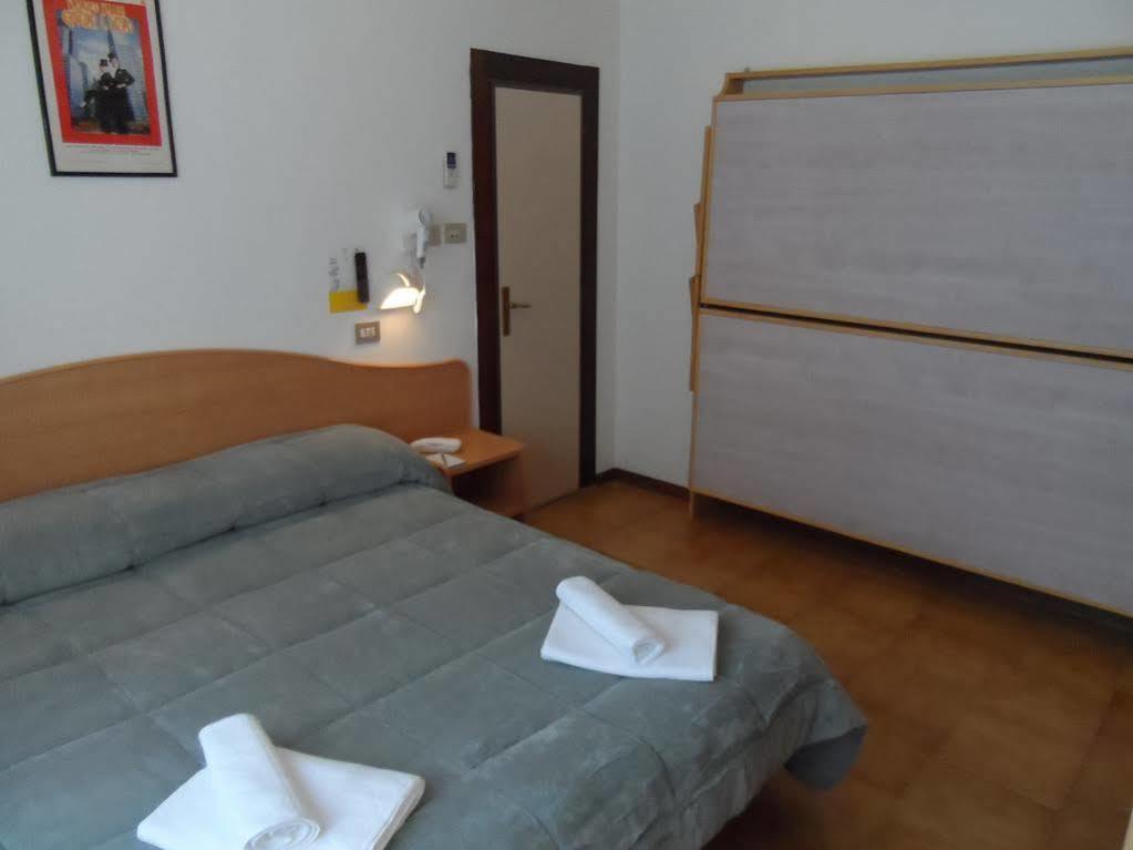 רימיני Hotel La Dolce Vita מראה חיצוני תמונה